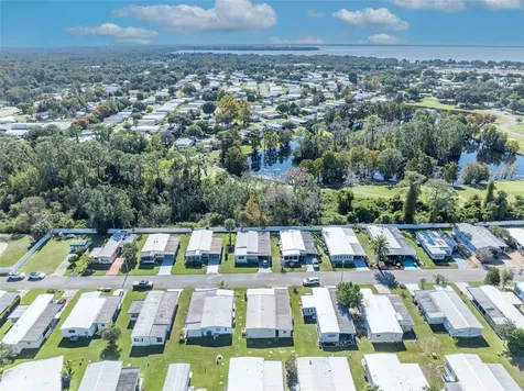 223 Paradise S Leesburg FL 34788