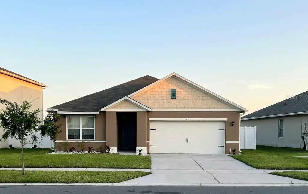 2829 Grandbury Grove Road Lakeland FL 33811