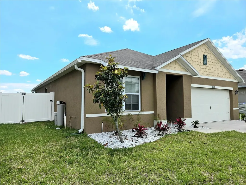 2829 Grandbury Grove Road Lakeland FL 33811