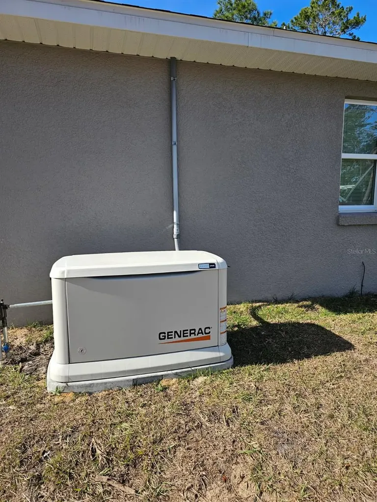 854 Fisher Road Ocklawaha FL 32179