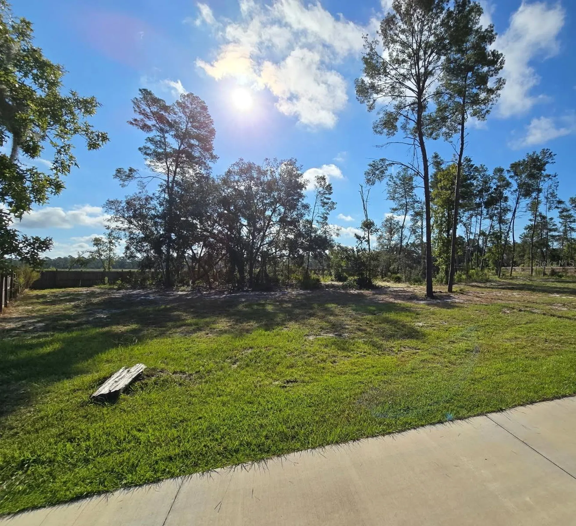 854 Fisher Road Ocklawaha FL 32179