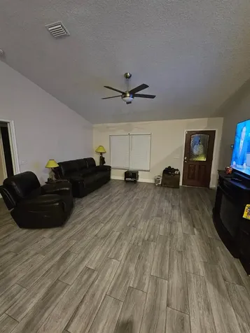 854 Fisher Road Ocklawaha FL 32179