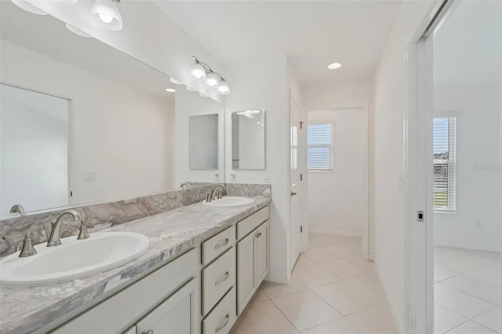 3279 Dzuro Drive Oxford FL 34484