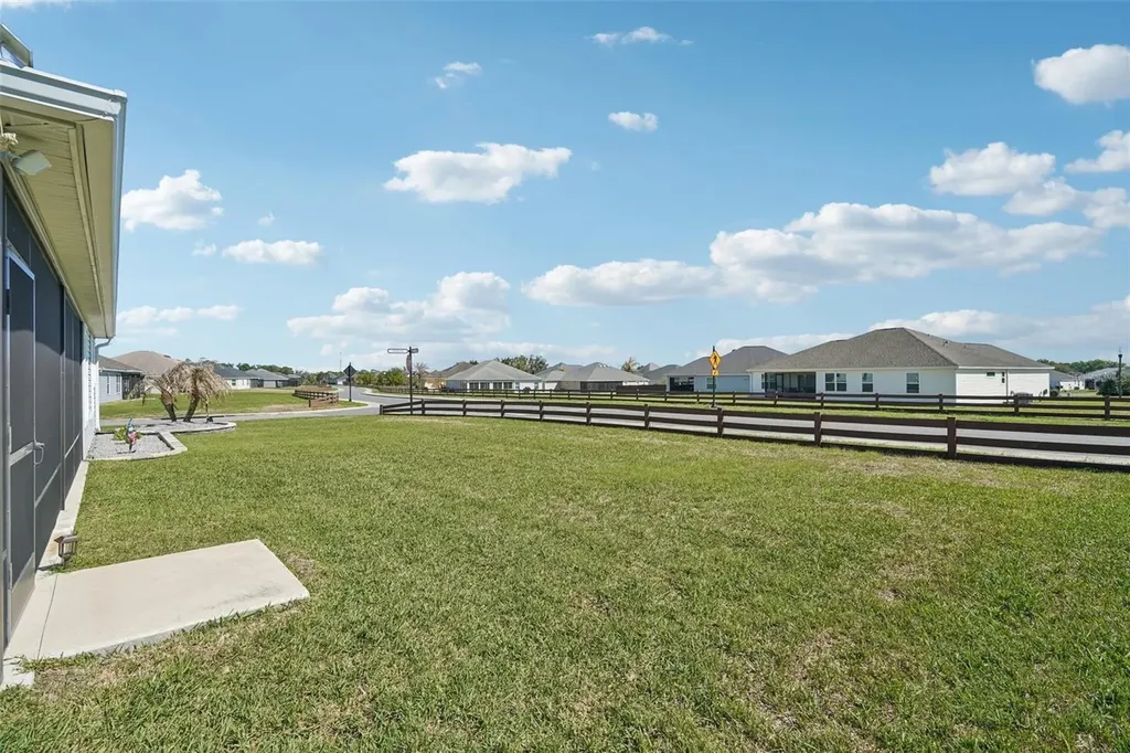 3279 Dzuro Drive Oxford FL 34484