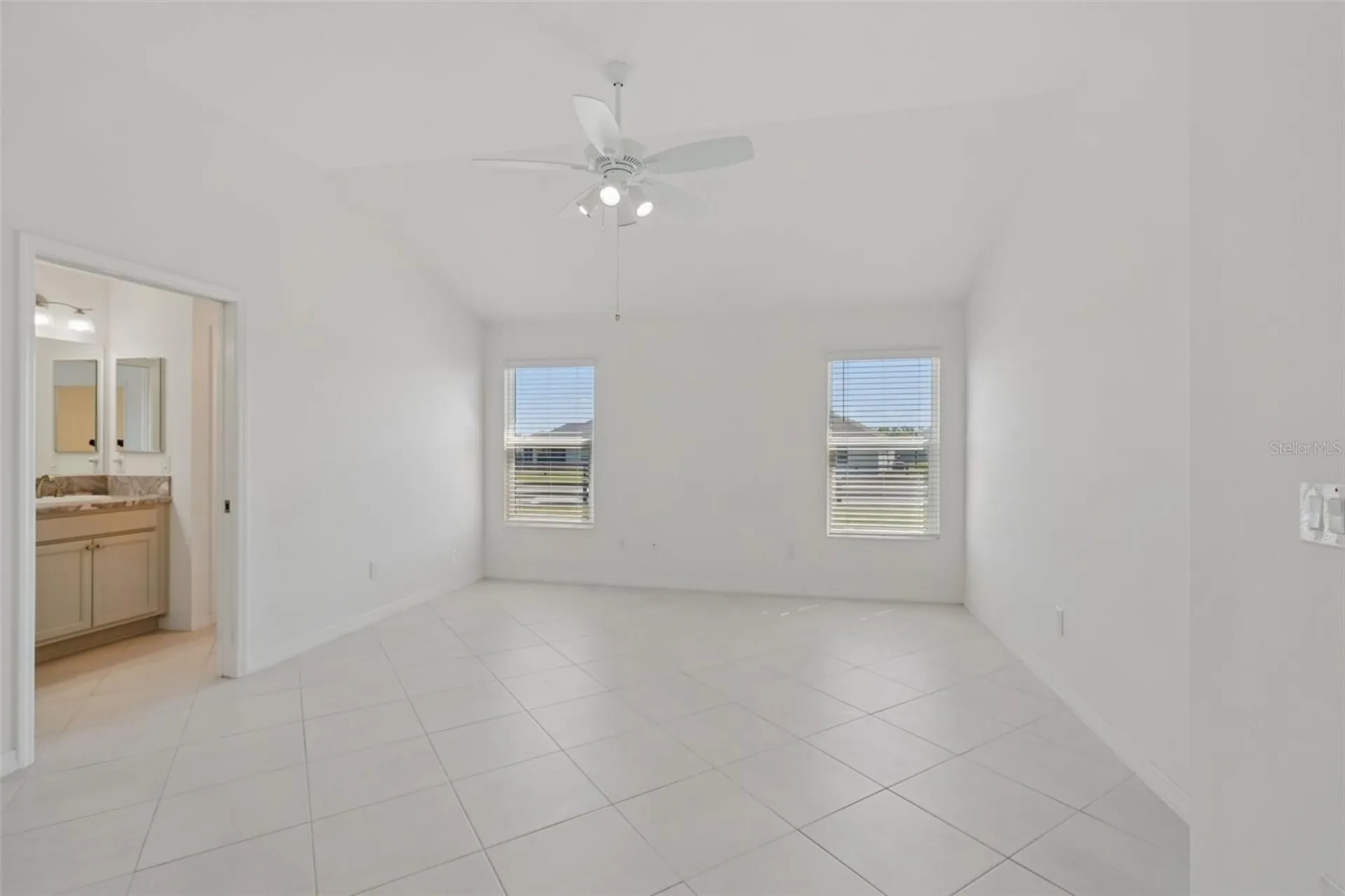 3279 Dzuro Drive Oxford FL 34484