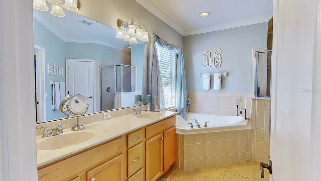 310 Manns Harbor Drive Apollo Beach FL 33572
