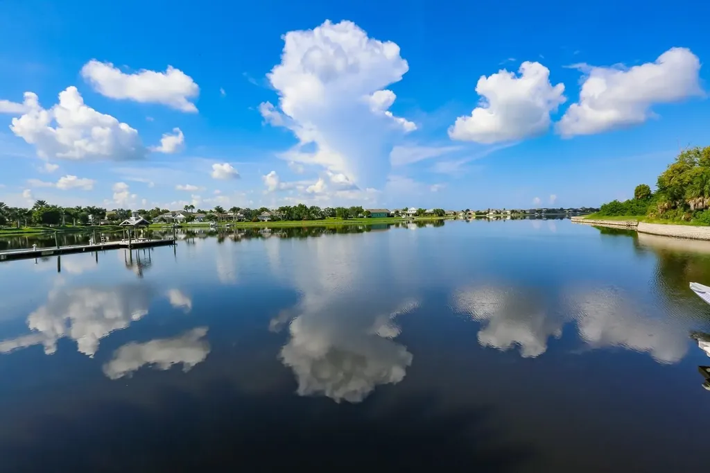 310 Manns Harbor Drive Apollo Beach FL 33572