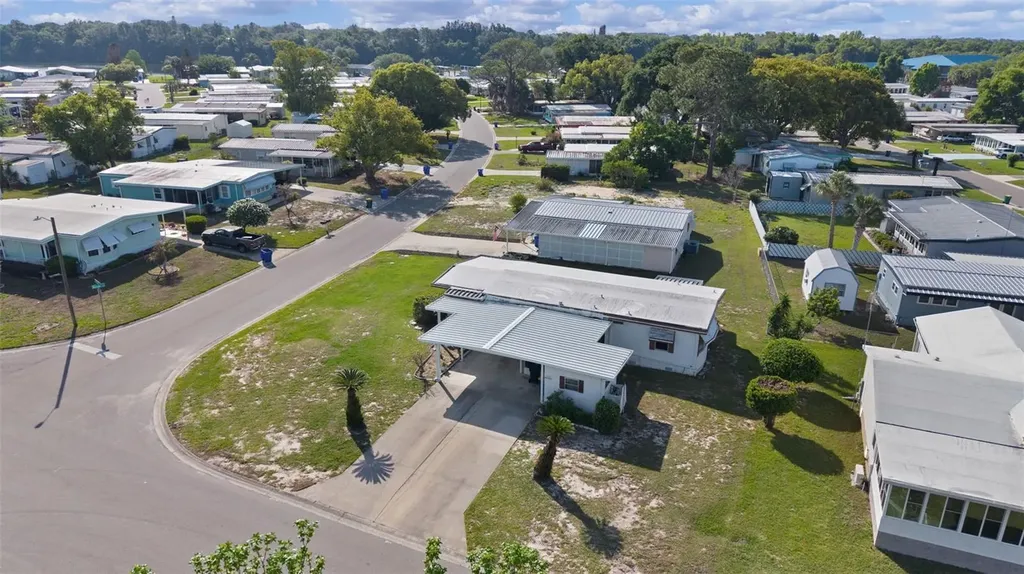 1227 Nassau Circle Tavares FL 32778