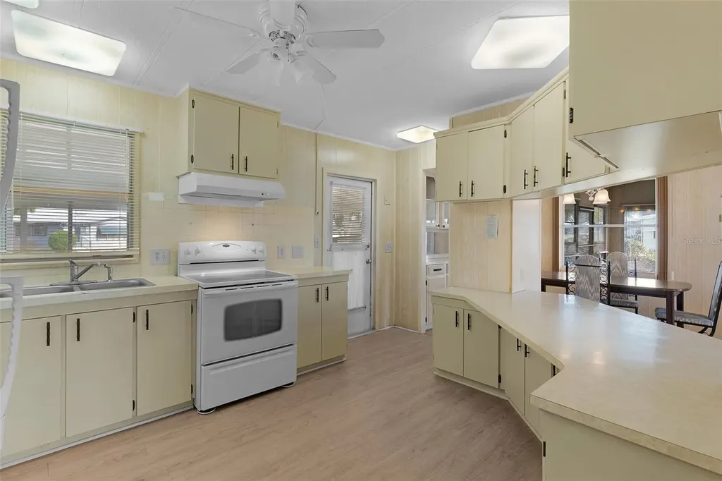 1227 Nassau Circle Tavares FL 32778