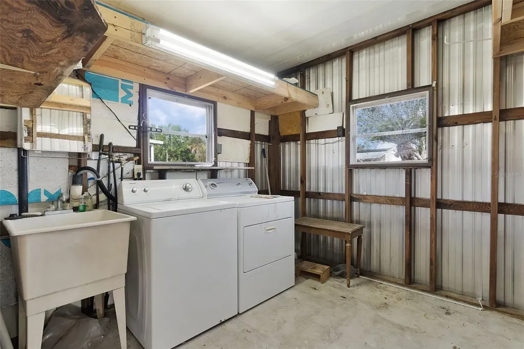 1227 Nassau Circle Tavares FL 32778