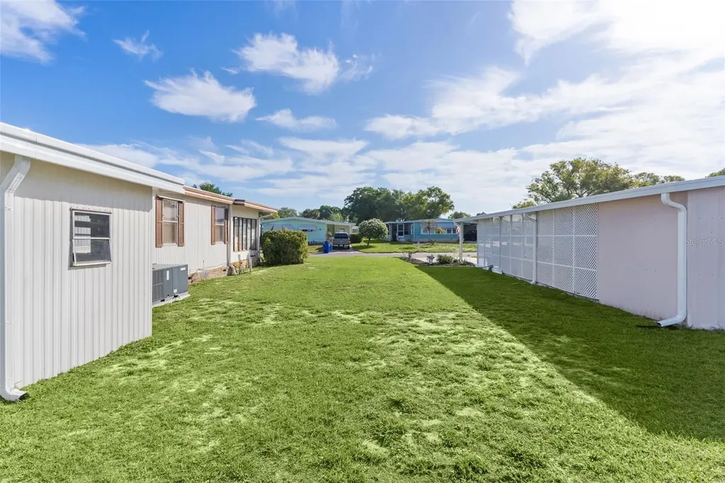 1227 Nassau Circle Tavares FL 32778