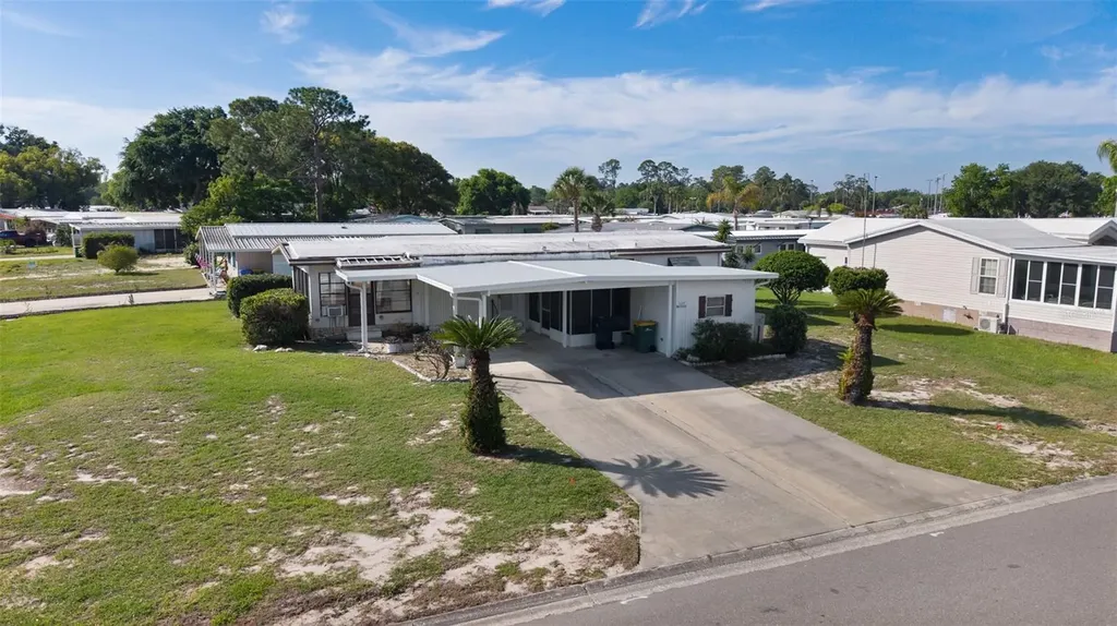 1227 Nassau Circle Tavares FL 32778