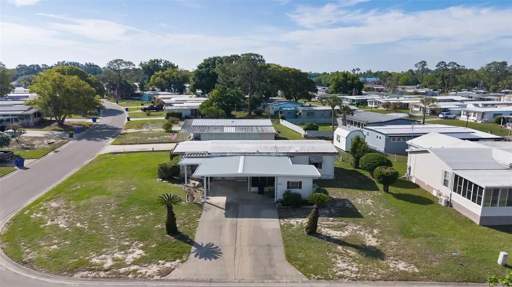 1227 Nassau Circle Tavares FL 32778