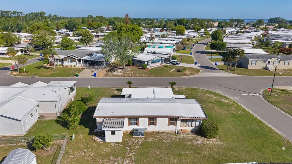 1227 Nassau Circle Tavares FL 32778