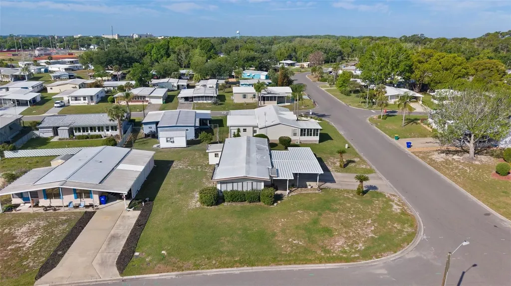 1227 Nassau Circle Tavares FL 32778
