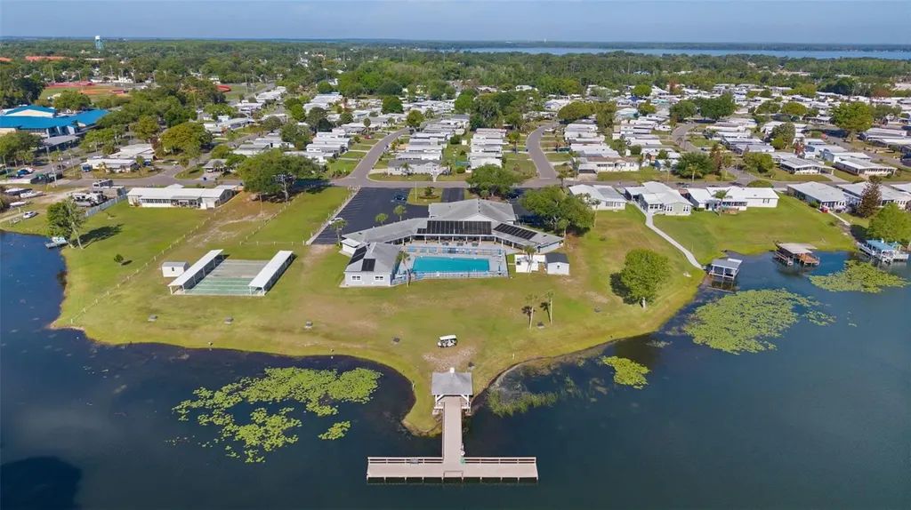 1227 Nassau Circle Tavares FL 32778