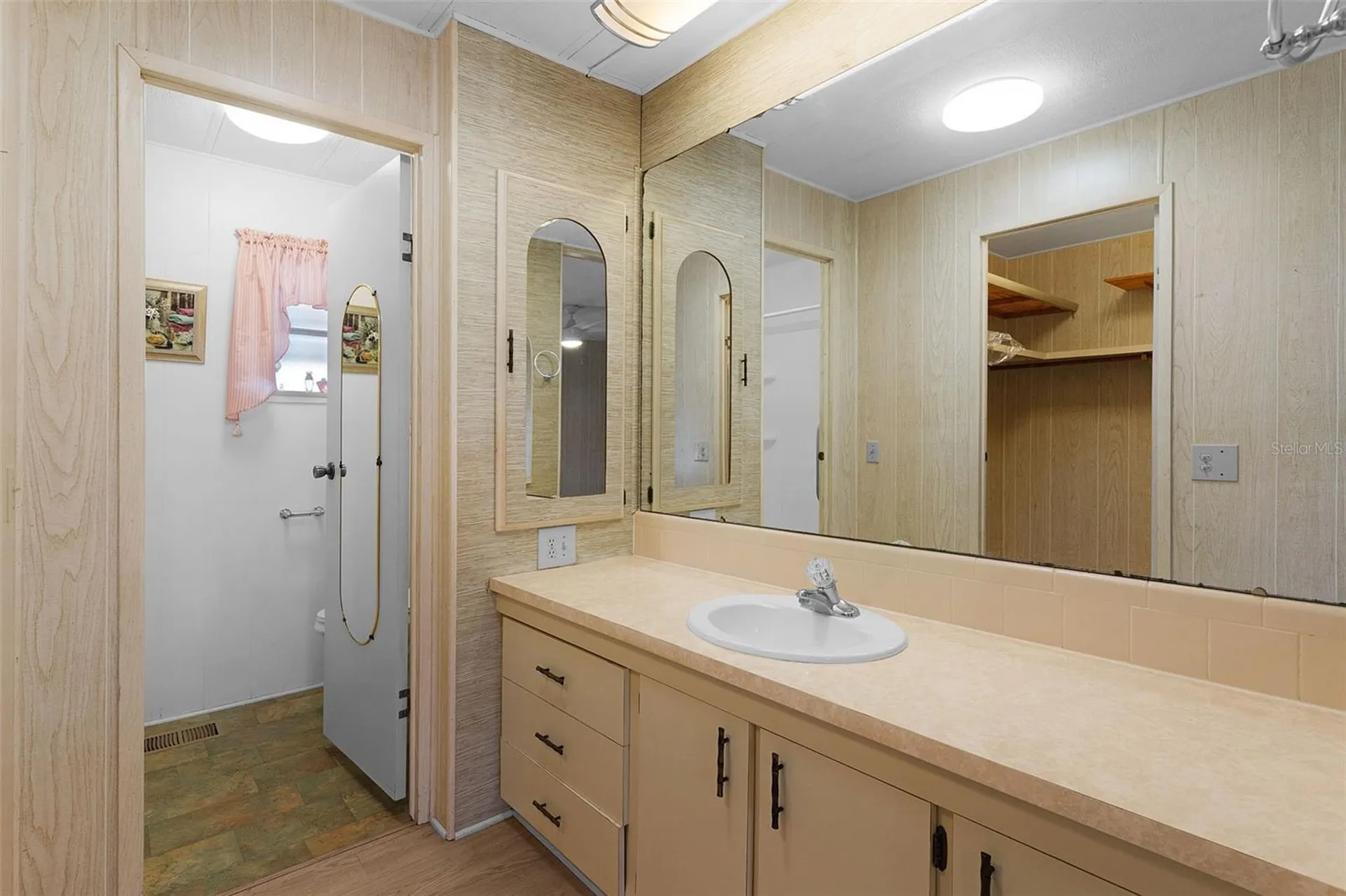 1227 Nassau Circle Tavares FL 32778