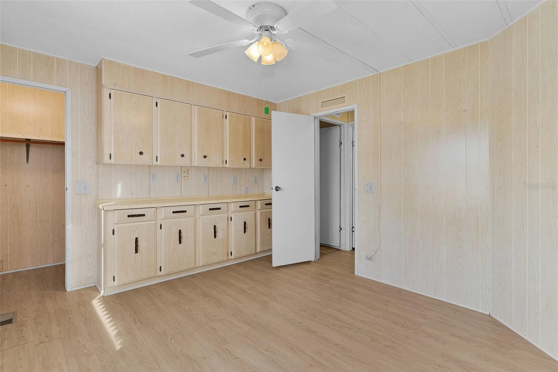 1227 Nassau Circle Tavares FL 32778