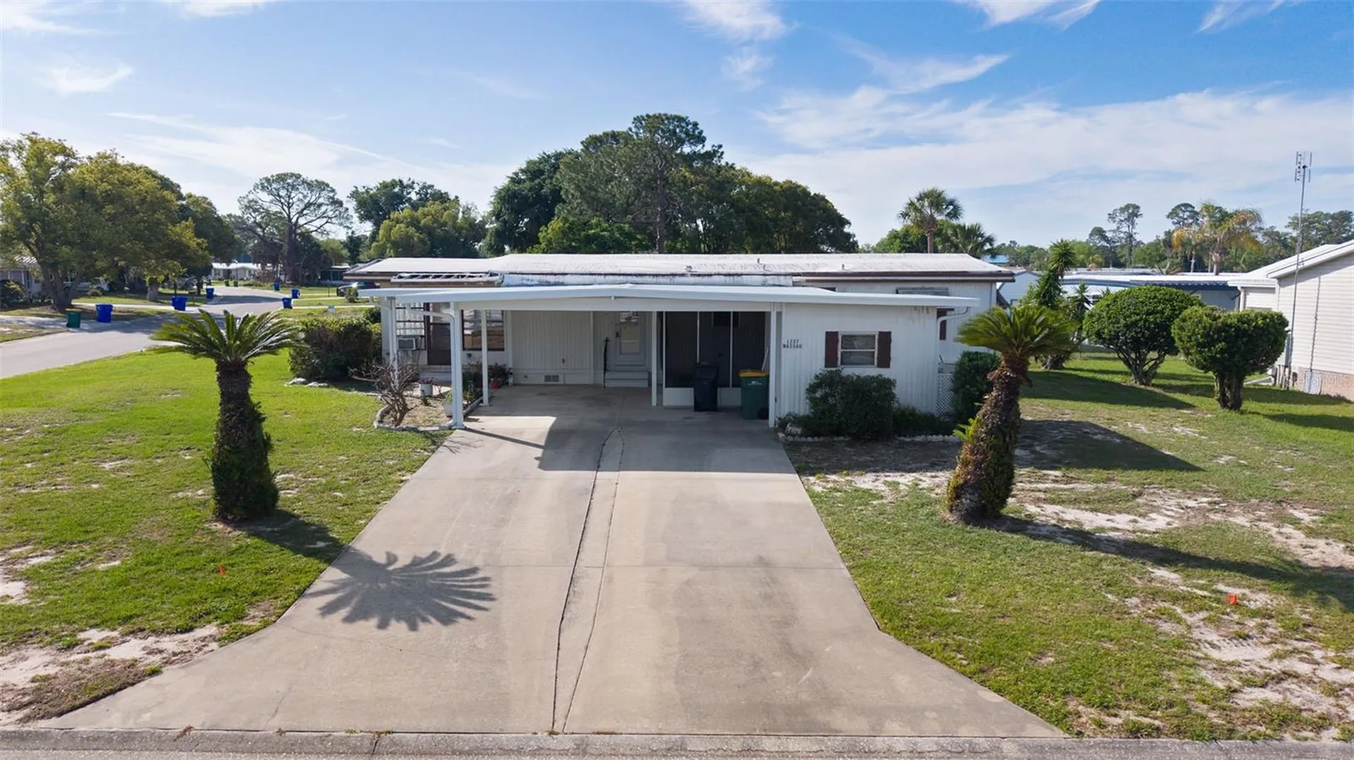 1227 Nassau Circle Tavares FL 32778