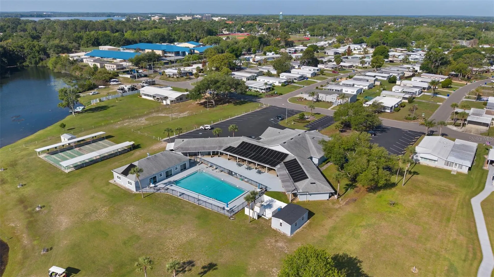1227 Nassau Circle Tavares FL 32778