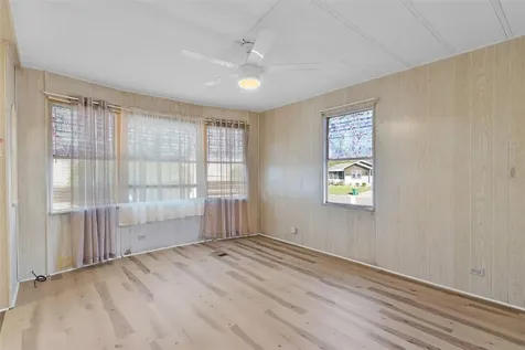 1227 Nassau Circle Tavares FL 32778