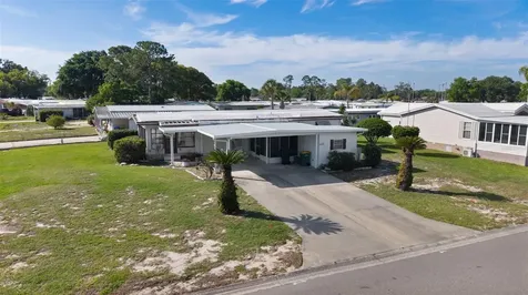 1227 Nassau Circle Tavares FL 32778