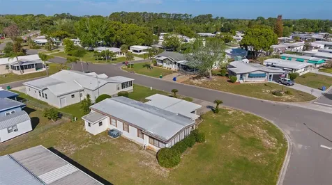 1227 Nassau Circle Tavares FL 32778
