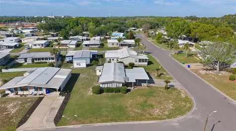 1227 Nassau Circle Tavares FL 32778