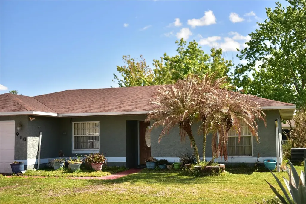 910 Louvre Court Kissimmee FL 34759