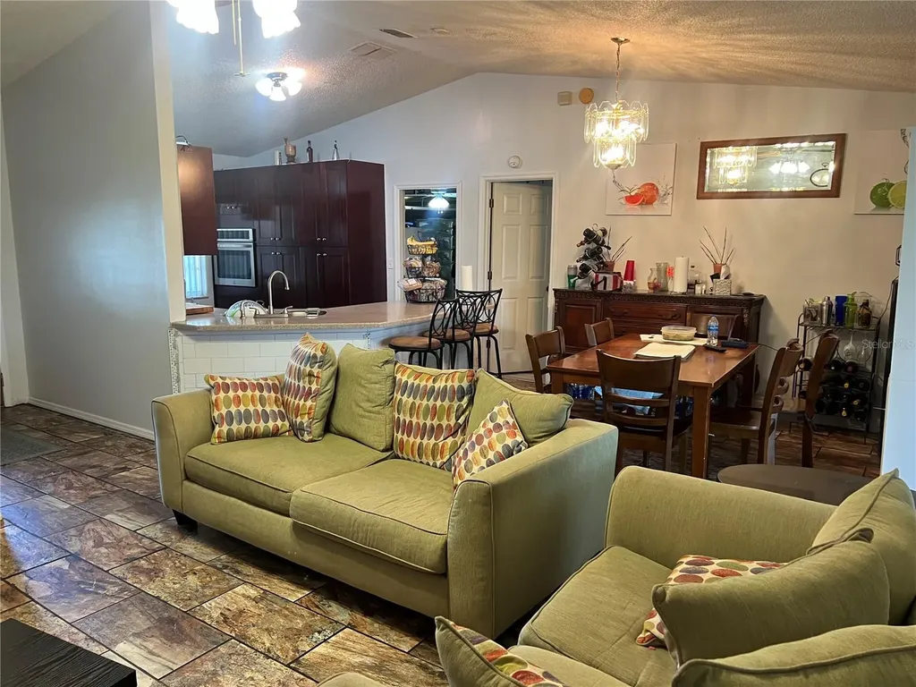 910 Louvre Court Kissimmee FL 34759