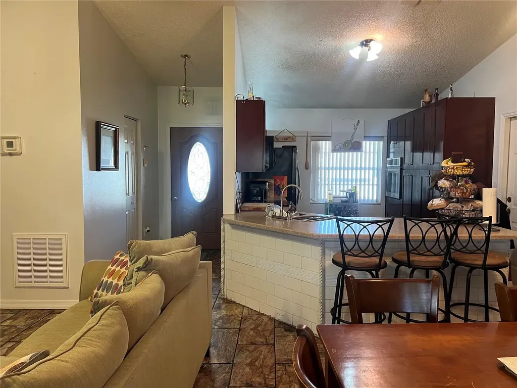 910 Louvre Court Kissimmee FL 34759