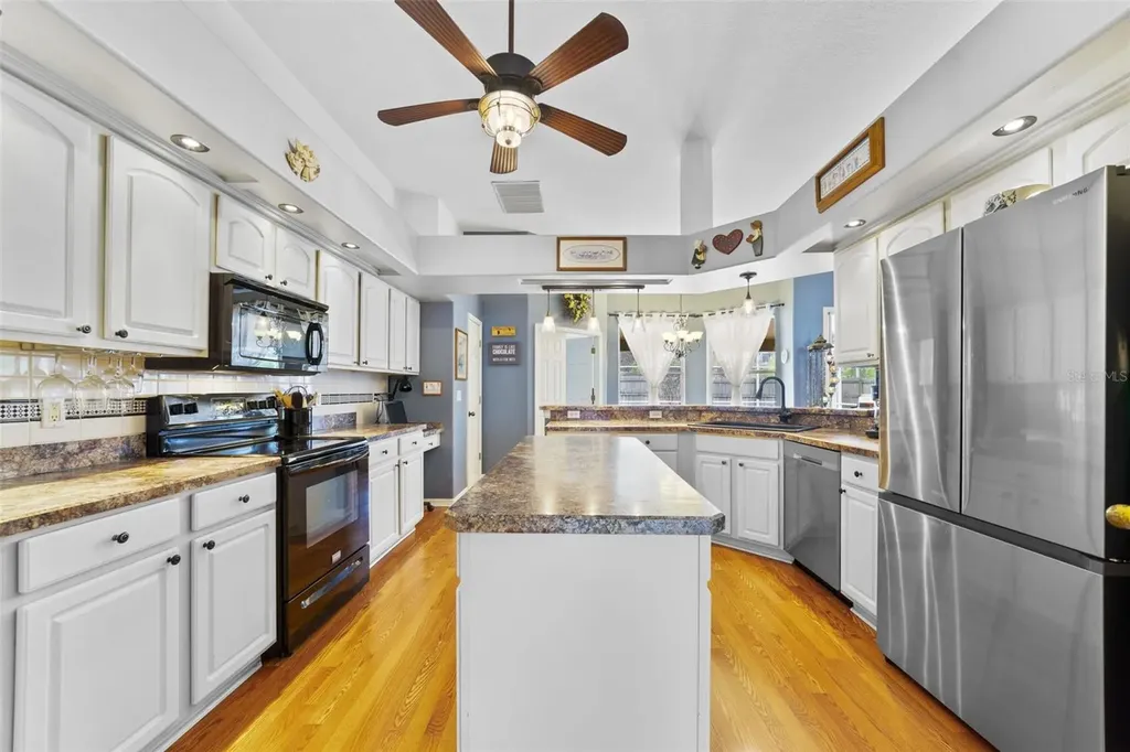 124 Country Lakes Circle Groveland FL 34736