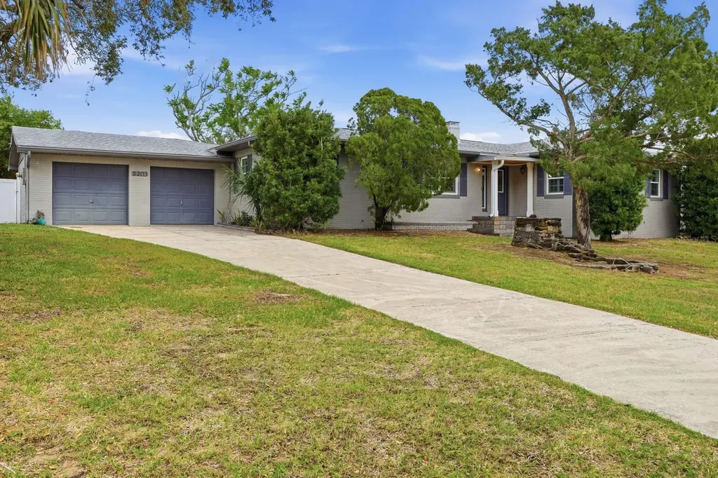 2203 S Peninsula Drive Daytona Beach FL 32118