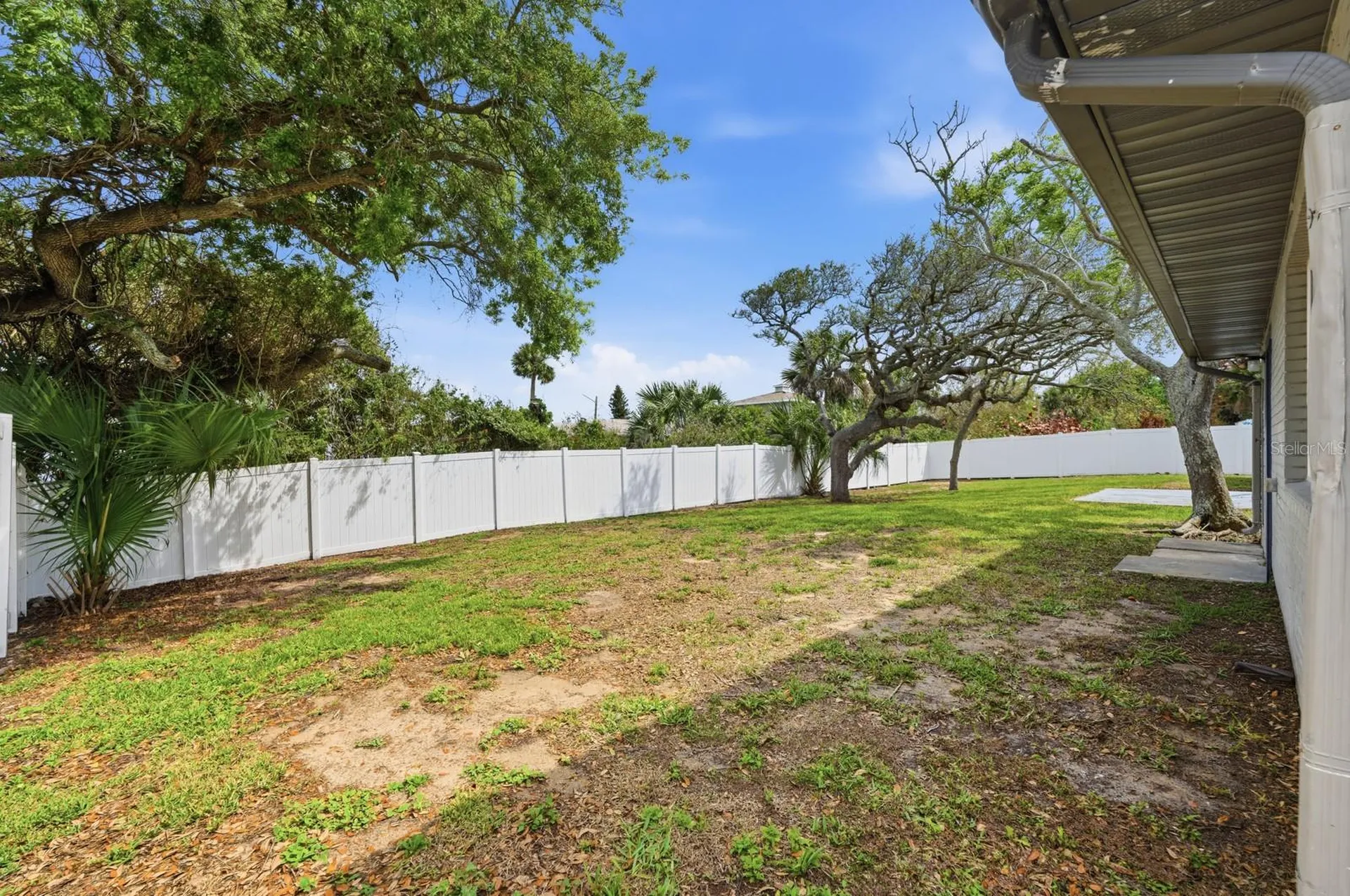 2203 S Peninsula Drive Daytona Beach FL 32118