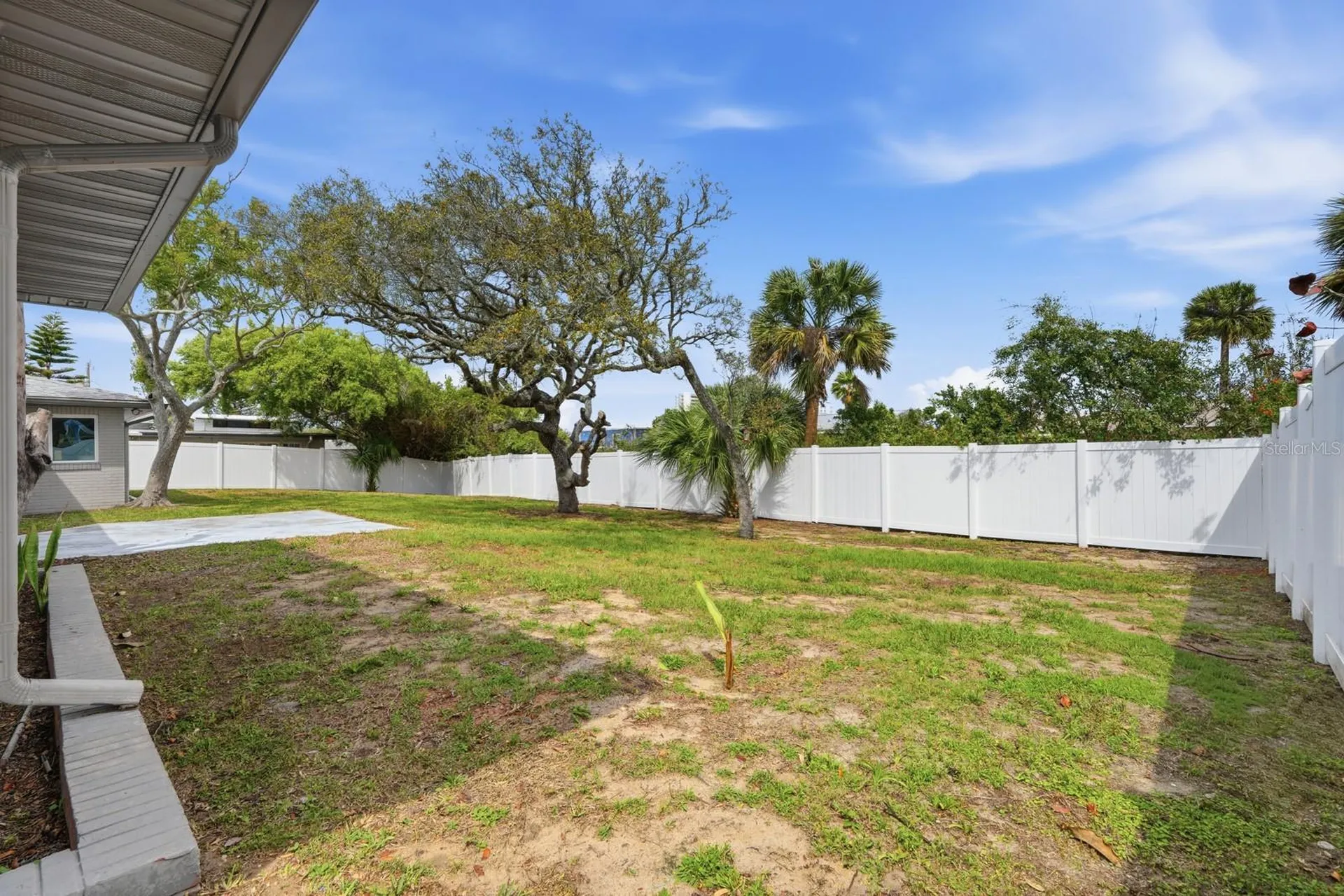 2203 S Peninsula Drive Daytona Beach FL 32118