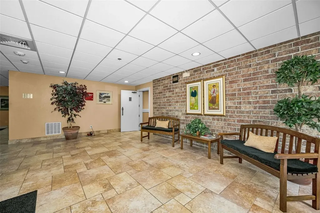 36750 N Us Highway 19 Palm Harbor FL 34684