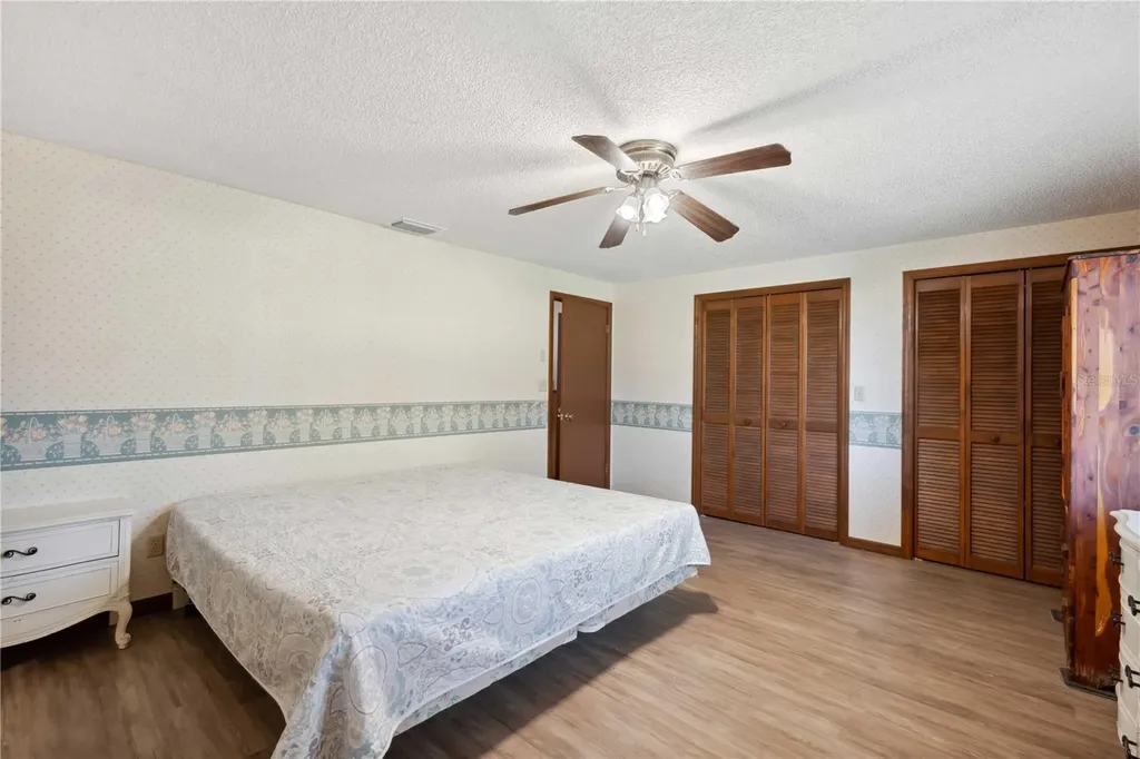 Webster FL 33597