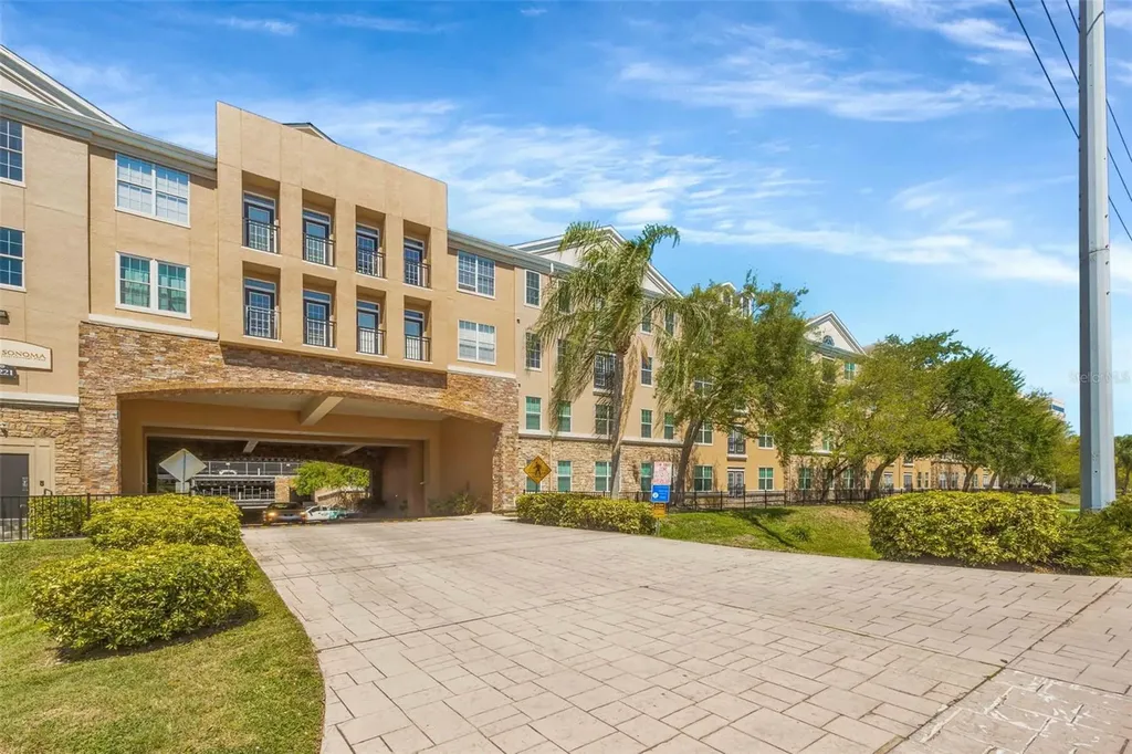 4221 W Spruce Street Tampa FL 33607