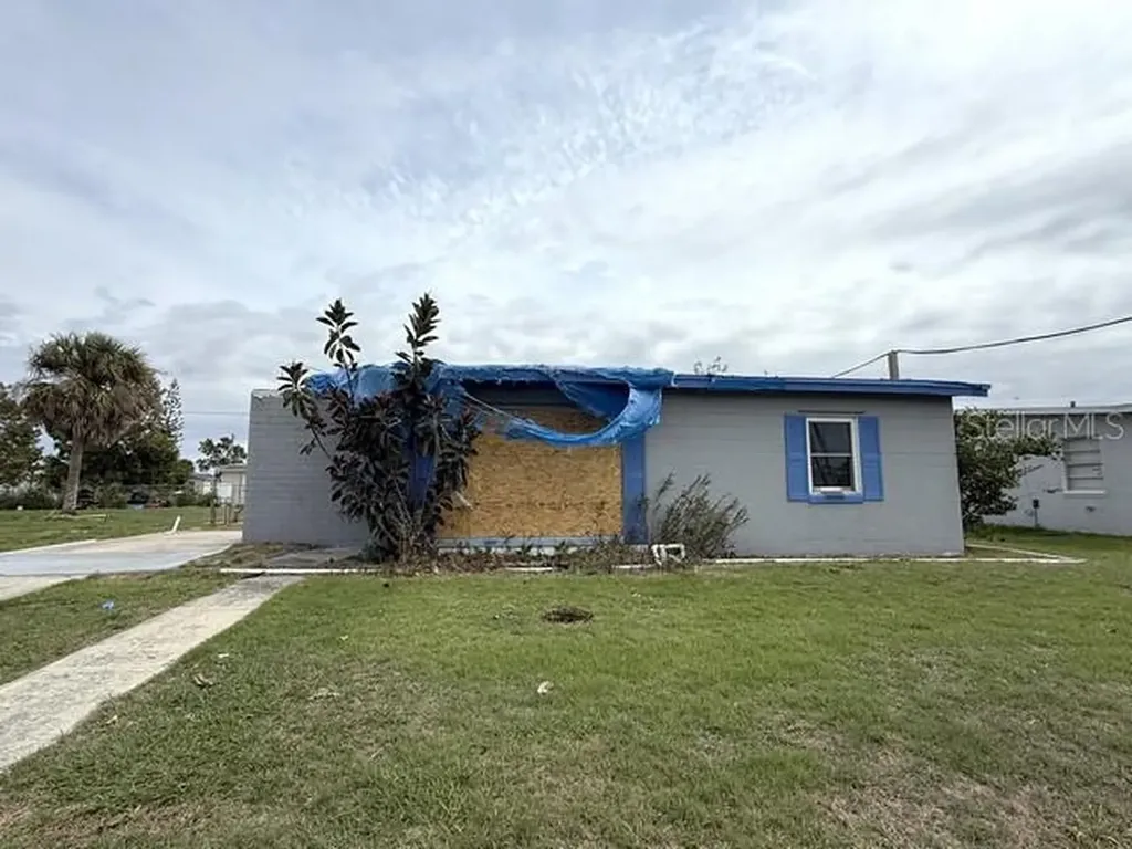 21661 Augusta Avenue Port Charlotte FL 33952