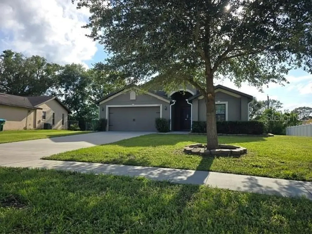 1528 E Falmouth Avenue Deltona FL 32725