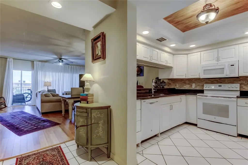 6205 Shoreline Drive Seminole FL 33708