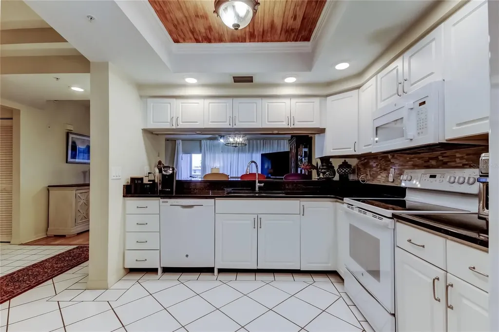 6205 Shoreline Drive Seminole FL 33708