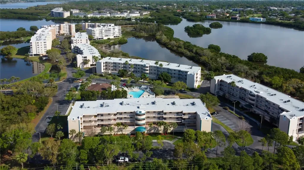 6205 Shoreline Drive Seminole FL 33708