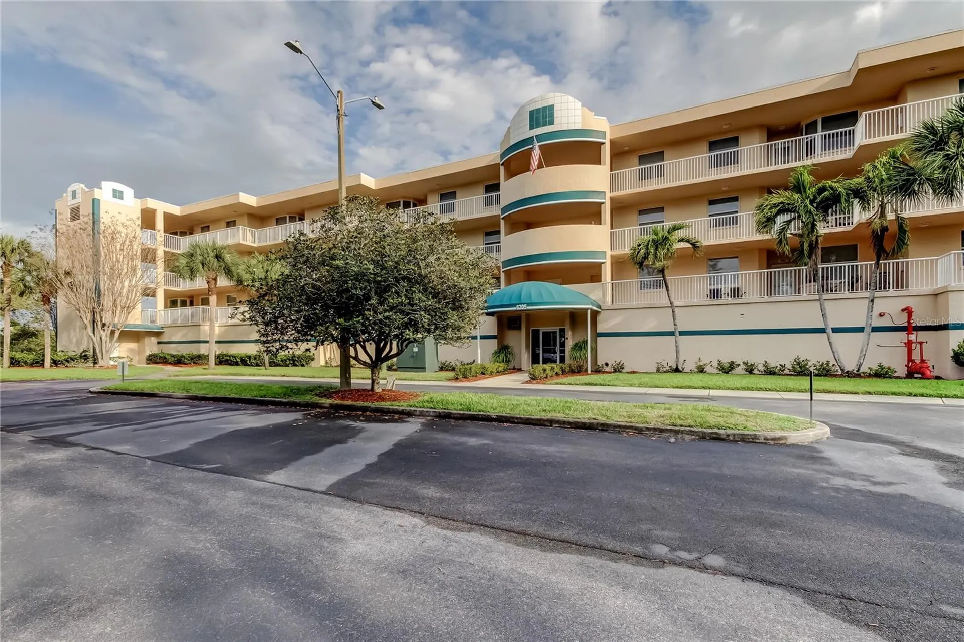 6205 Shoreline Drive Seminole FL 33708