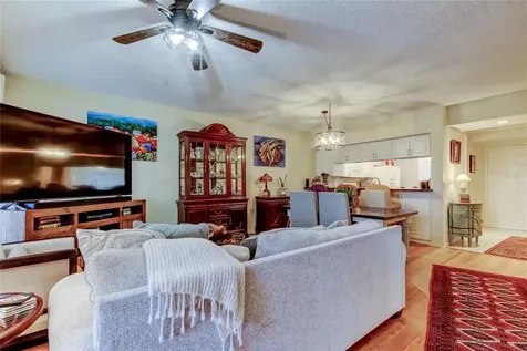 6205 Shoreline Drive Seminole FL 33708