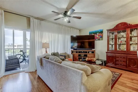 6205 Shoreline Drive Seminole FL 33708