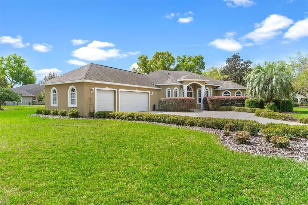 6053 Spinnaker Loop Lady Lake FL 32159