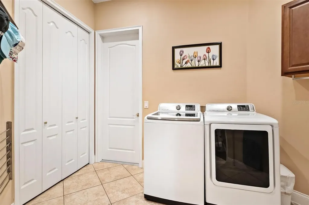 6053 Spinnaker Loop Lady Lake FL 32159
