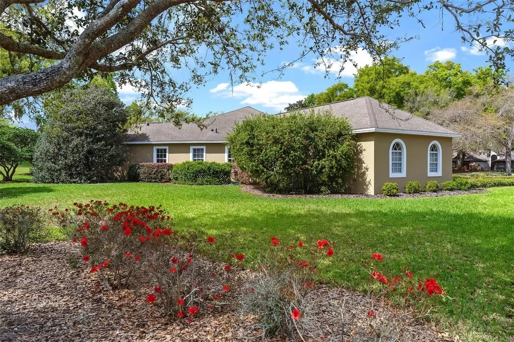 6053 Spinnaker Loop Lady Lake FL 32159