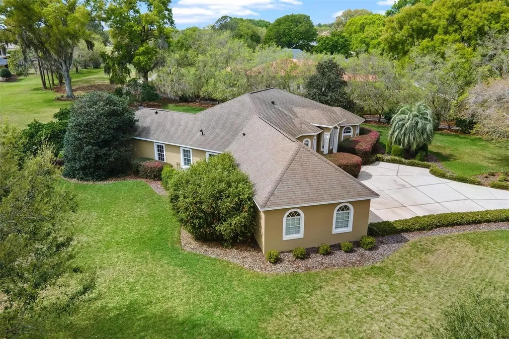 6053 Spinnaker Loop Lady Lake FL 32159